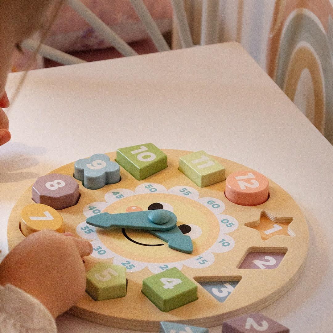 Wooden Clock Toy - Barnshenn