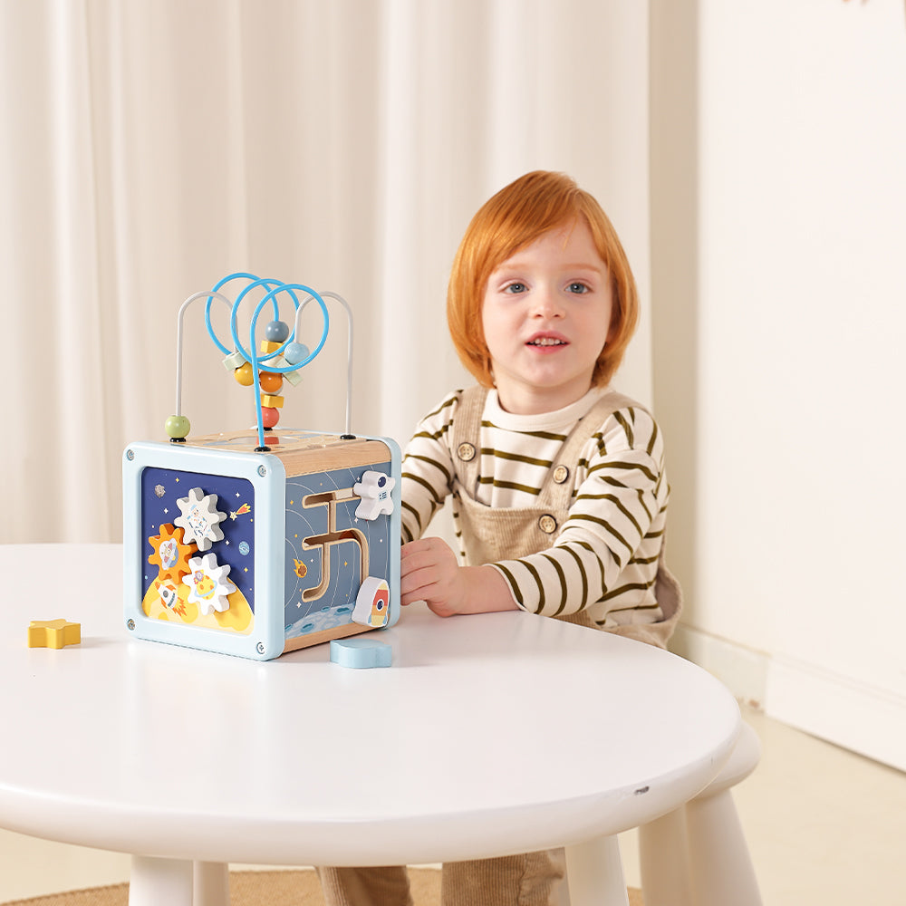 Complete view of the activity play cube, suitable for children aged 18 months old, the wooden toy promotes problem-solving in kids.