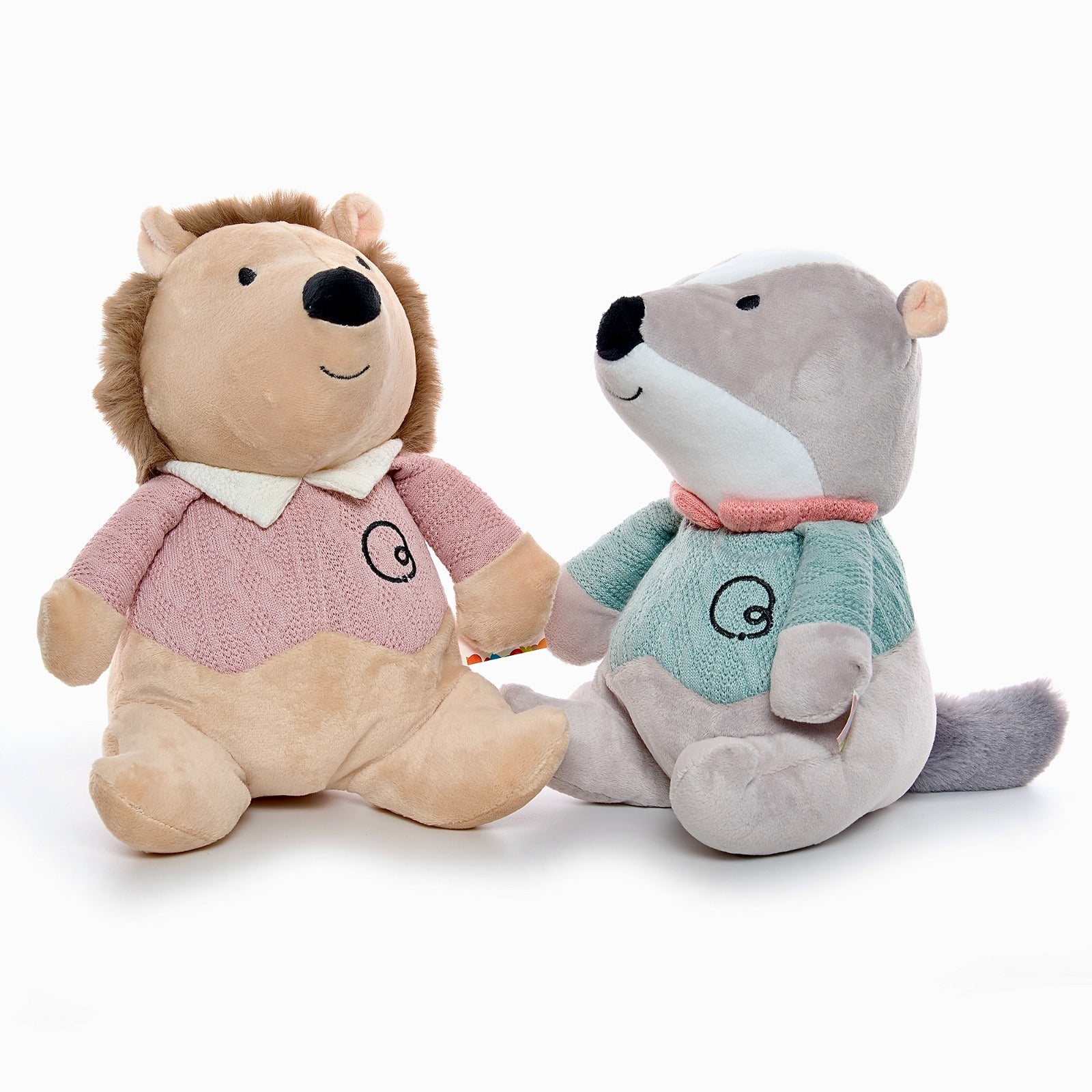 The front view of the 2pcs Classic Plush Toys showcases two adorable, soft plush toys in classic designs. Made from ultra-soft materials, they’re suitable for children of all ages. These cuddly toys provide comfort and companionship, making them perfect f