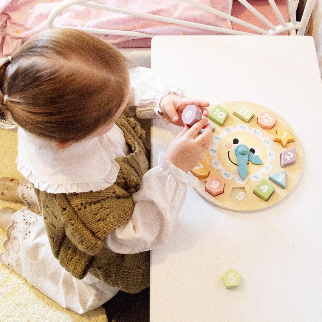 Wooden Clock Toy - Barnshenn